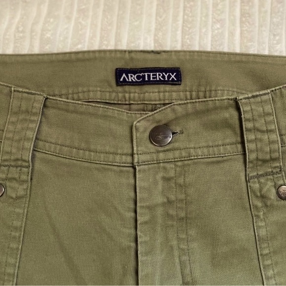 Arc’teryx Women’s Cheema Boot Cut Hiking Pants | Size 6 - Picture 3 of 8